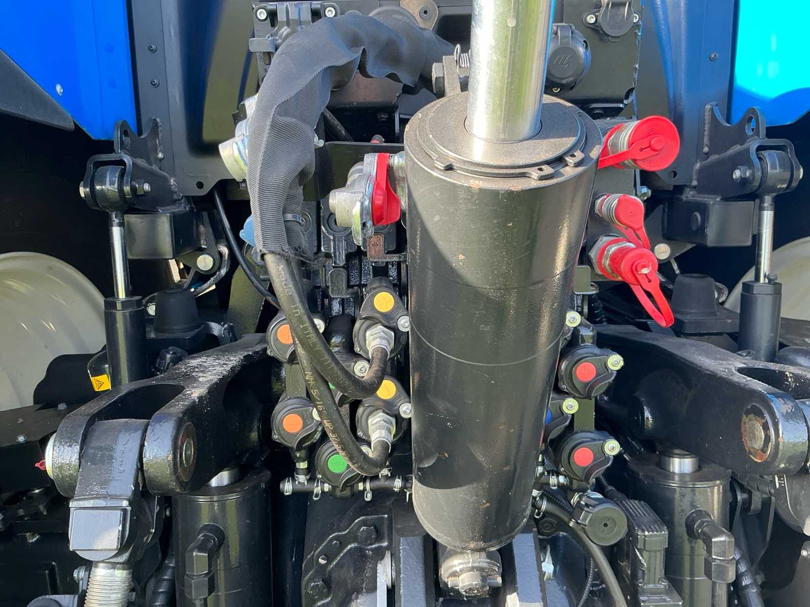 Seitenansicht des gebrauchten New Holland T7.300 Raupendozers